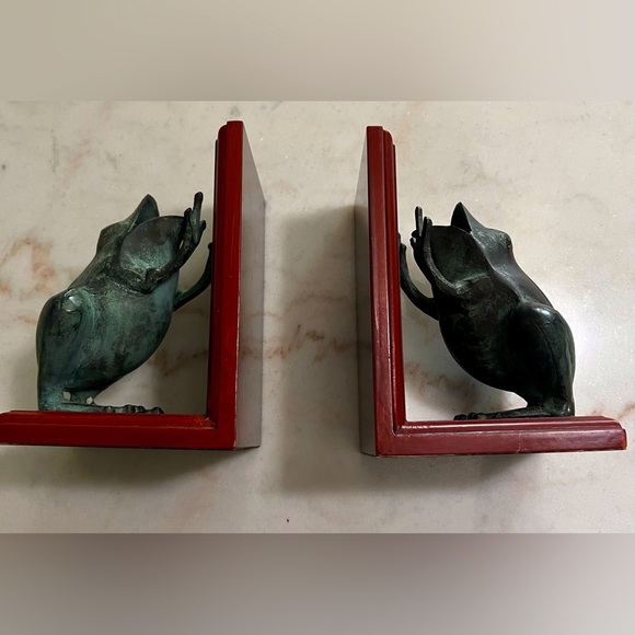 Vintage Wood Bronze Frog Bookends Felt Bottom Korea -Books Not Included - Picture 1 of 10